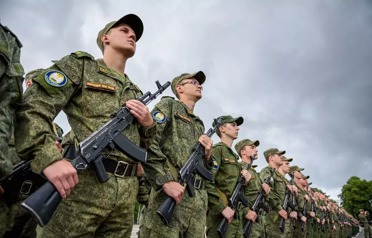 Набор на военную службу по контракту ведется в Санкт-Петербурге 