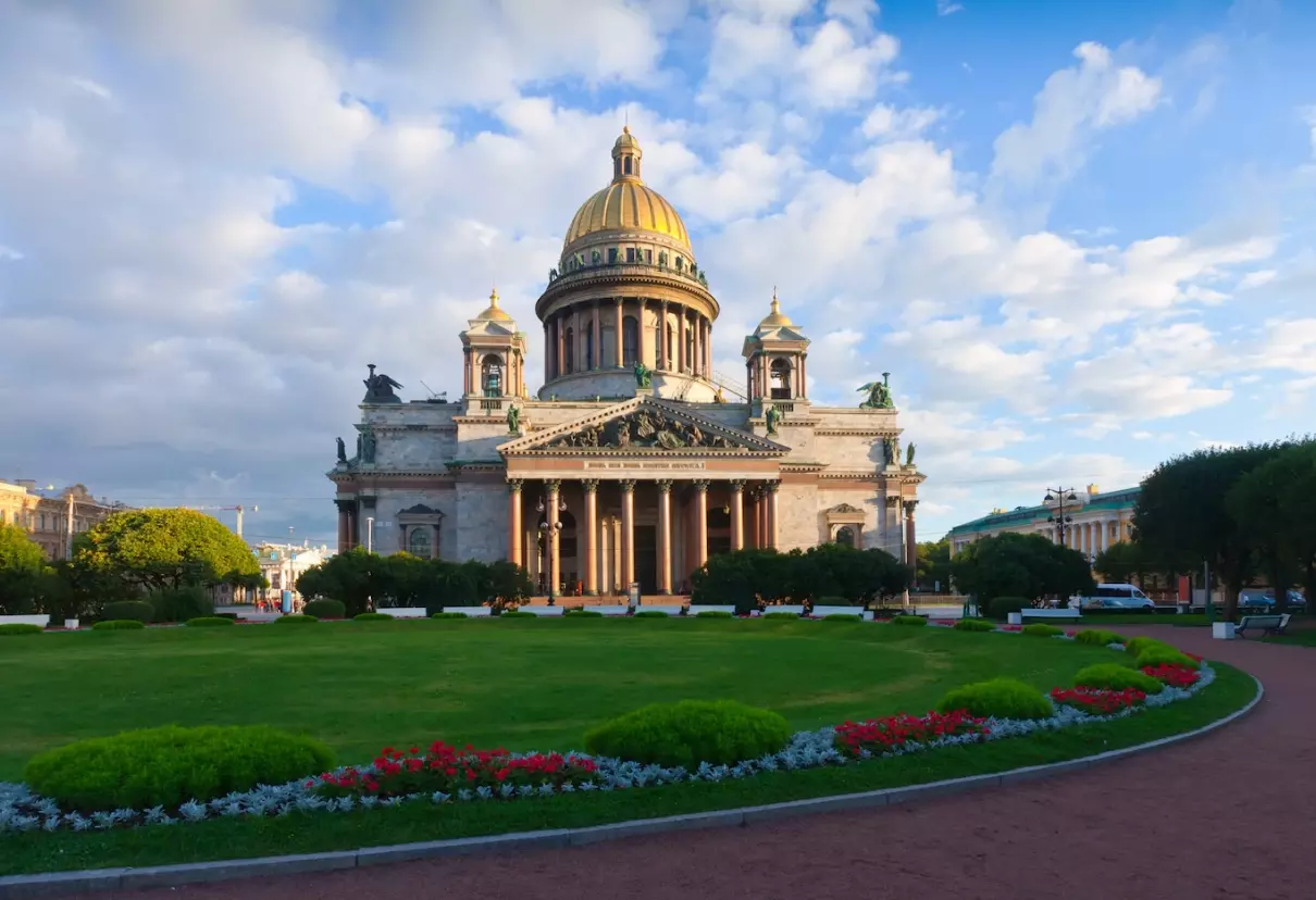Санкт-Петербург с начала года заработал свыше 540 млрд рублей