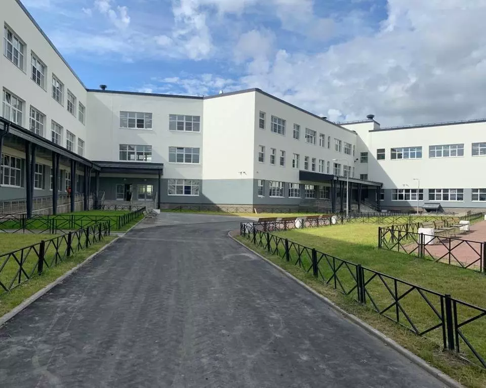 В трех районах Санкт-Петербурга ввели в эксплуатацию новые школы