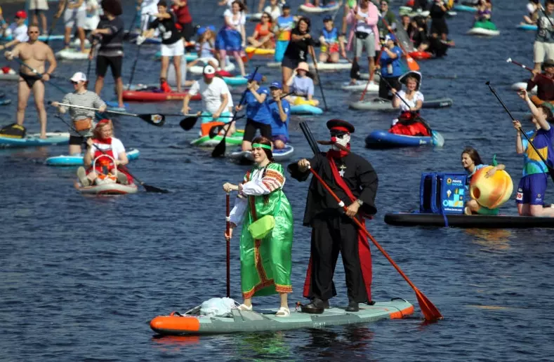 В Санкт-Петербурге прошел крупнейший в мире фестивальный заплыв на сапах