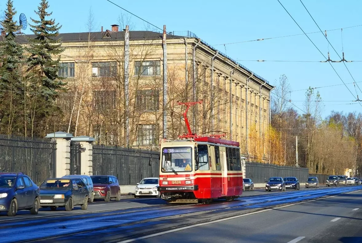 Первую камеру фиксации нарушений на выделенных трамвайных линиях установили в Санкт-Петербурге