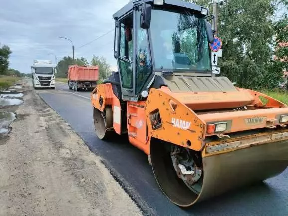 Около 80% запланированных работ по устранению дефектов дорожных покрытий выполнено в Санкт-Петербурге