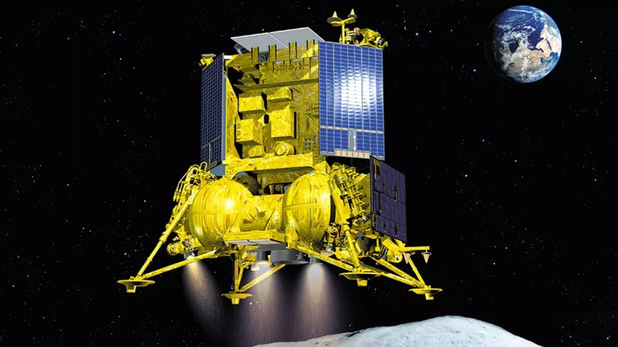 На лунную орбиту вышла станция «Луна-25»