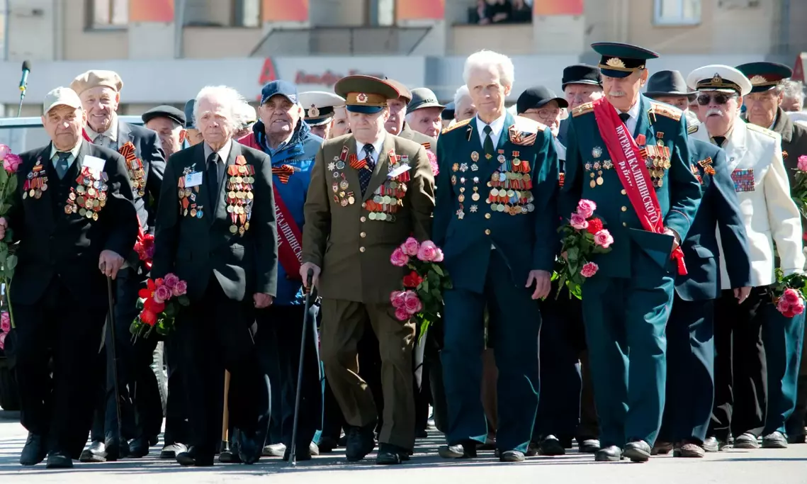 Все ветераны получат выплаты к юбилею освобождения Ленинграда