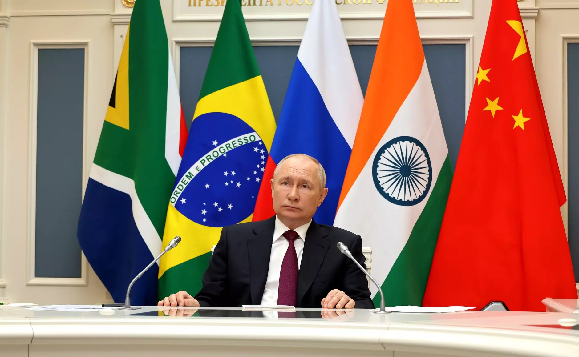 Сегодня Владимир Путин выступает на саммите БРИКС