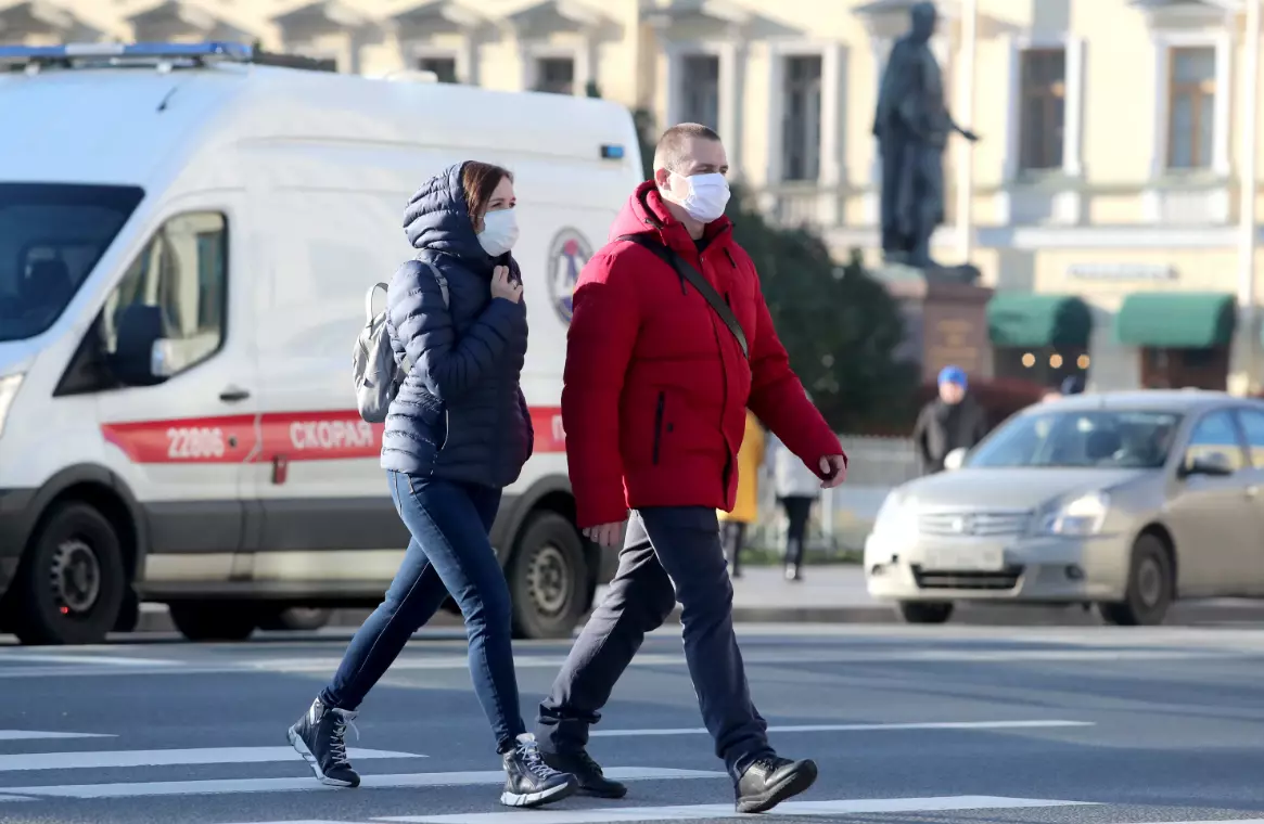 В Санкт-Петербурге продлили до конца 2023 года антикоронавирусные ограничения 