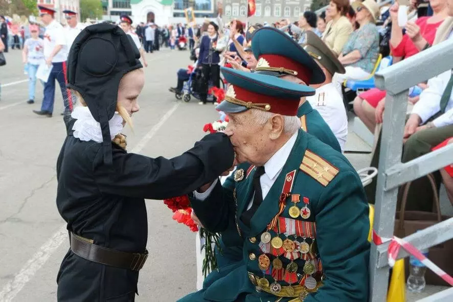 Ветераны, проживающие в Петербурге, получат выплаты в честь юбилея полного освобождения Ленинграда от блокады