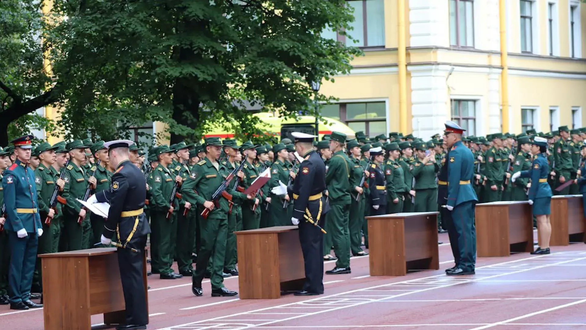 Военная присяга для более чем 700 курсантов ВМА