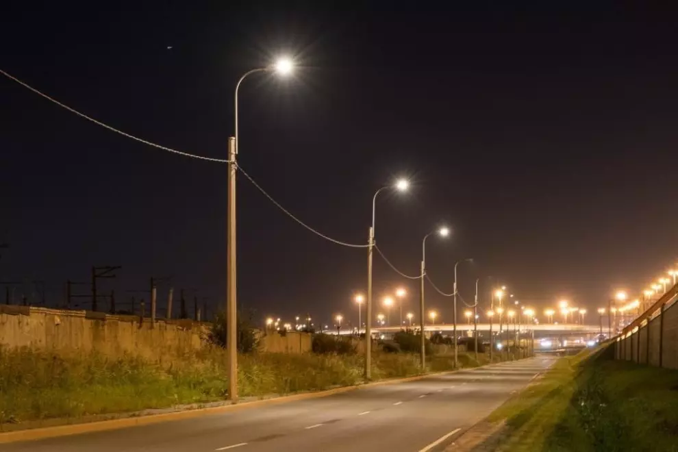 90 светодиодных фонарей появились на Рейсовой улице
