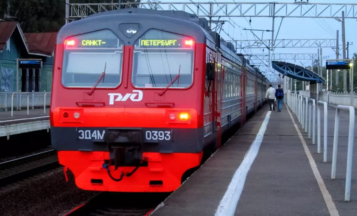 Единый тариф на проезд в электричках до окраин планируют ввести в Санкт-Петербурге