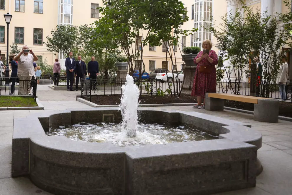 Восстановленные исторические фонтаны запущенны в работу