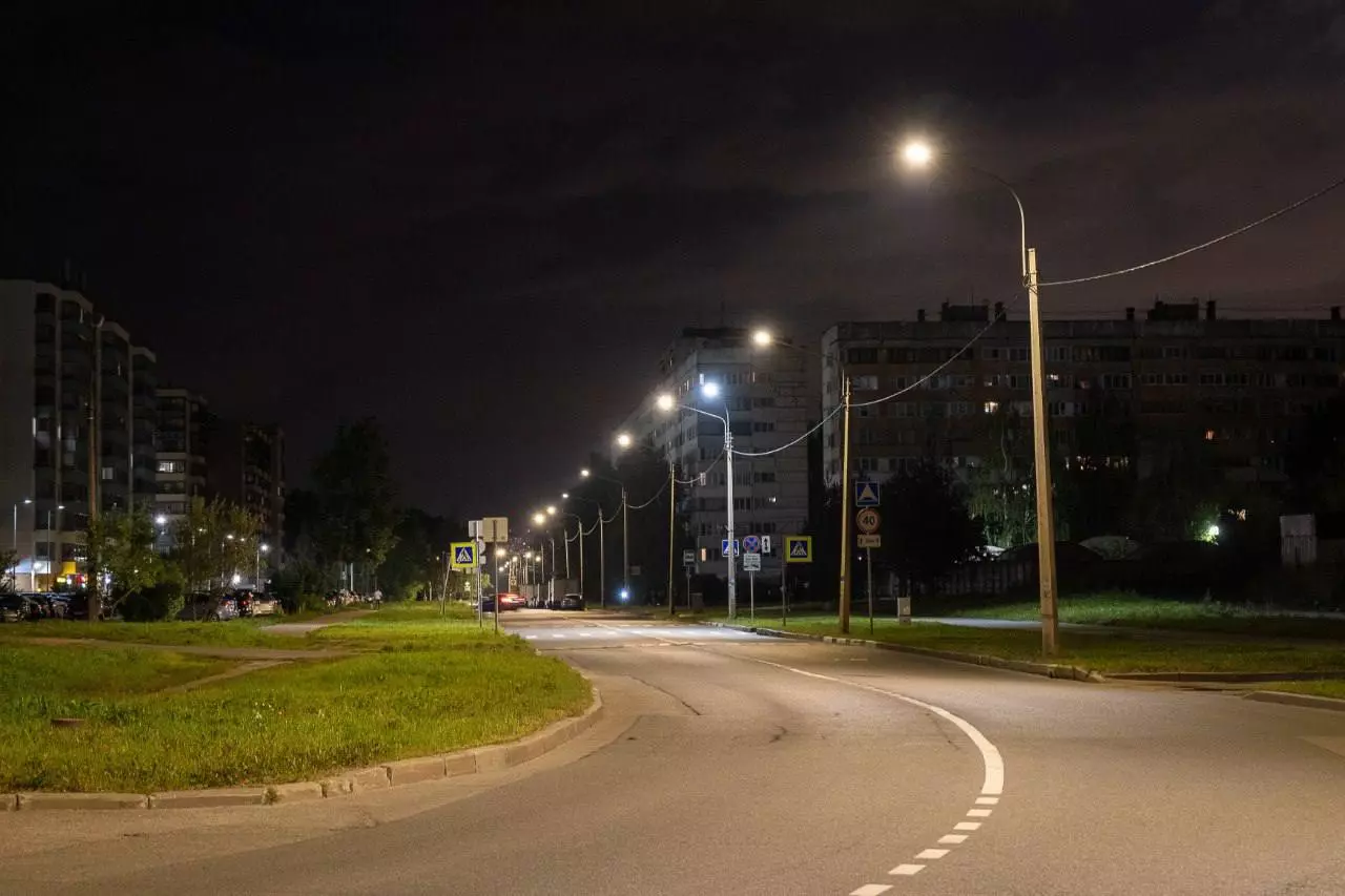 На улице Тамбасова модернизировали уличное освещение
