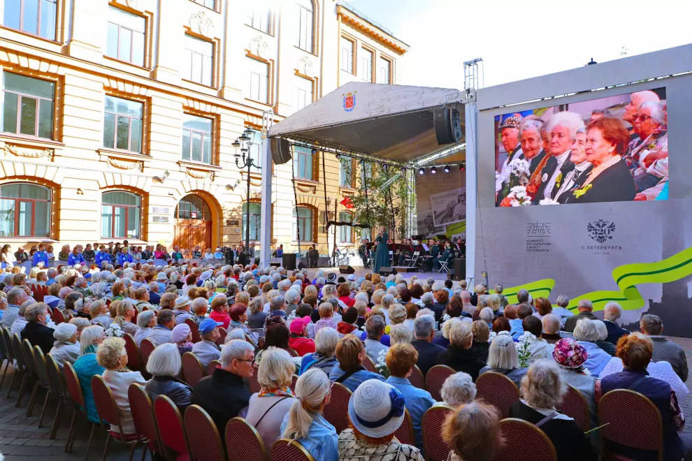 Сегодня в Соляном переулке провели концерт