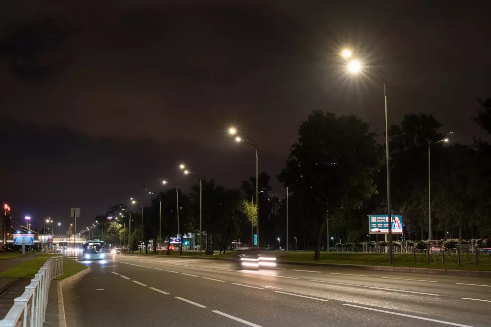 На Пулковском шоссе обновили систему наружного освещения