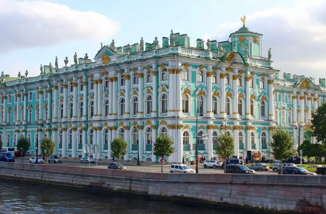 Более 10 выставок проведет Эрмитаж в российских городах в 2024 году
