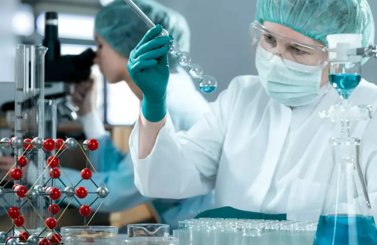 Российские ученые разработали новое соединение для борьбы с раковыми клетками