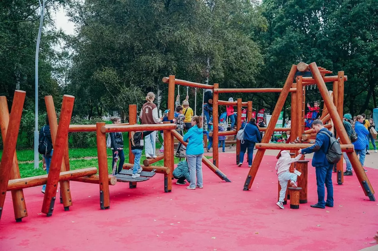 Санкт-Петербург закончил благоустройство парка в Московском районе