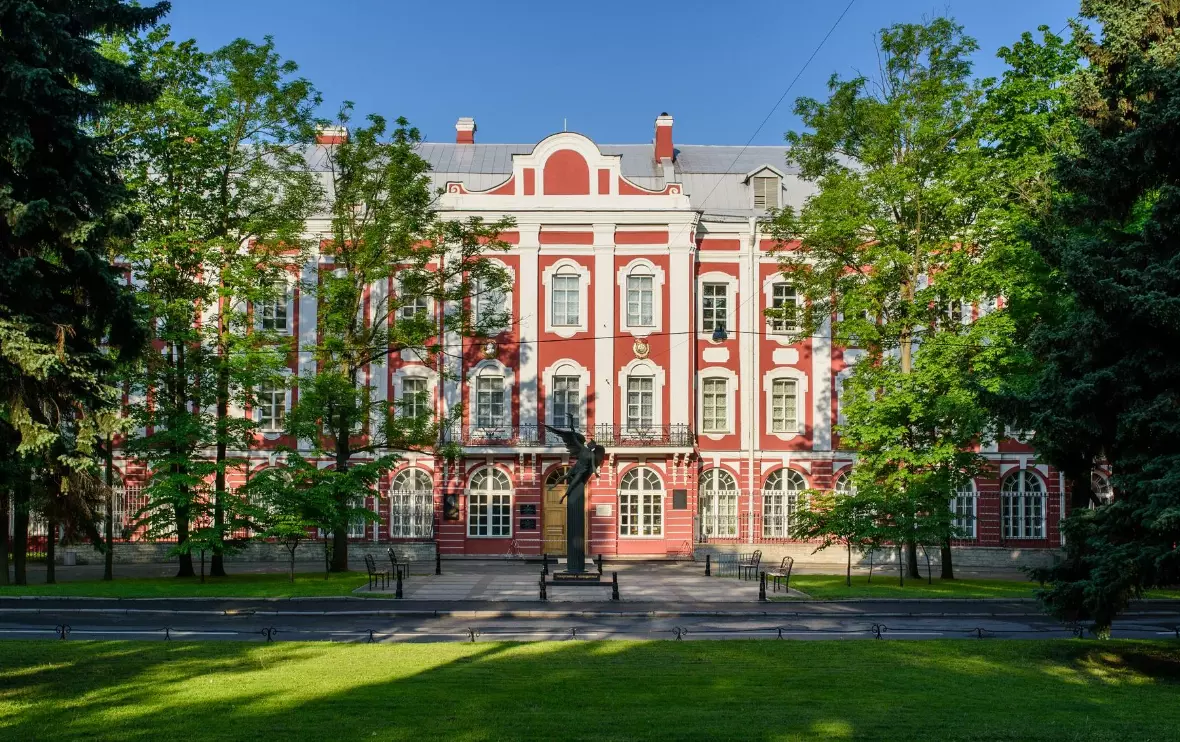 На здании СПбГУ установят мемориальную доску филологу Боголюбову