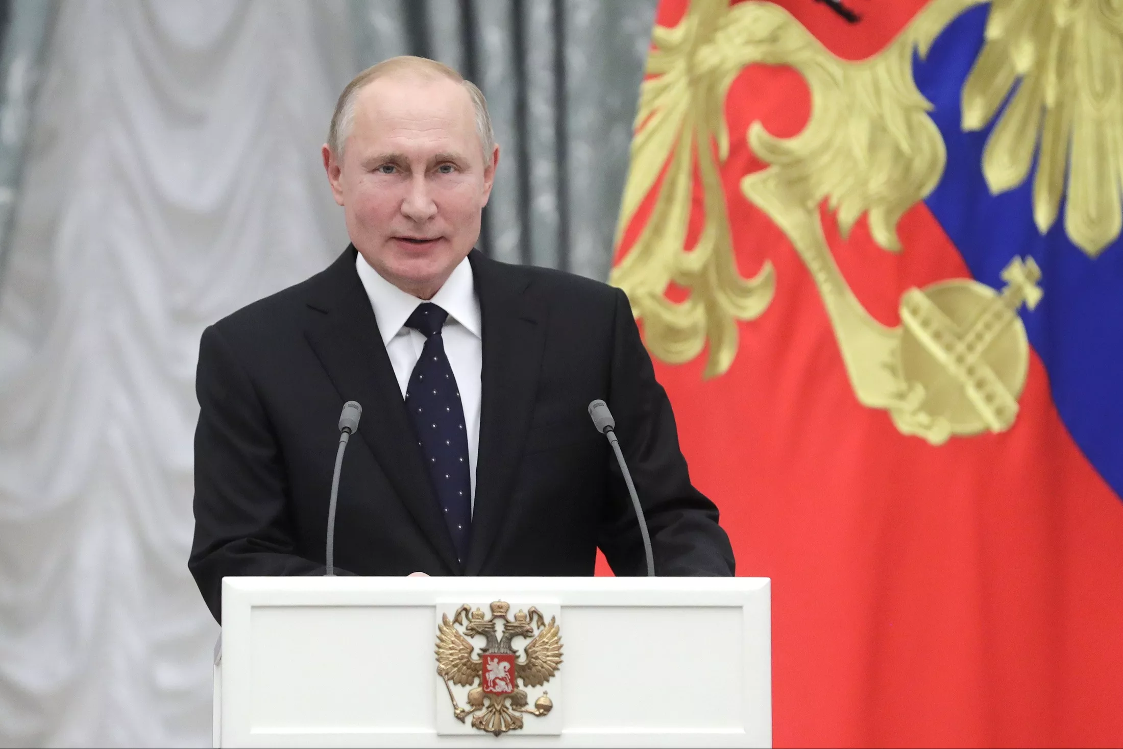 Губернатор Санкт-Петербурга поздравил Путина с днем рождения