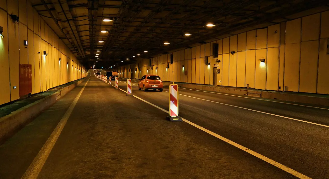 В тоннеле дамбы Санкт-Петербурга ограничили движение до 15 октября