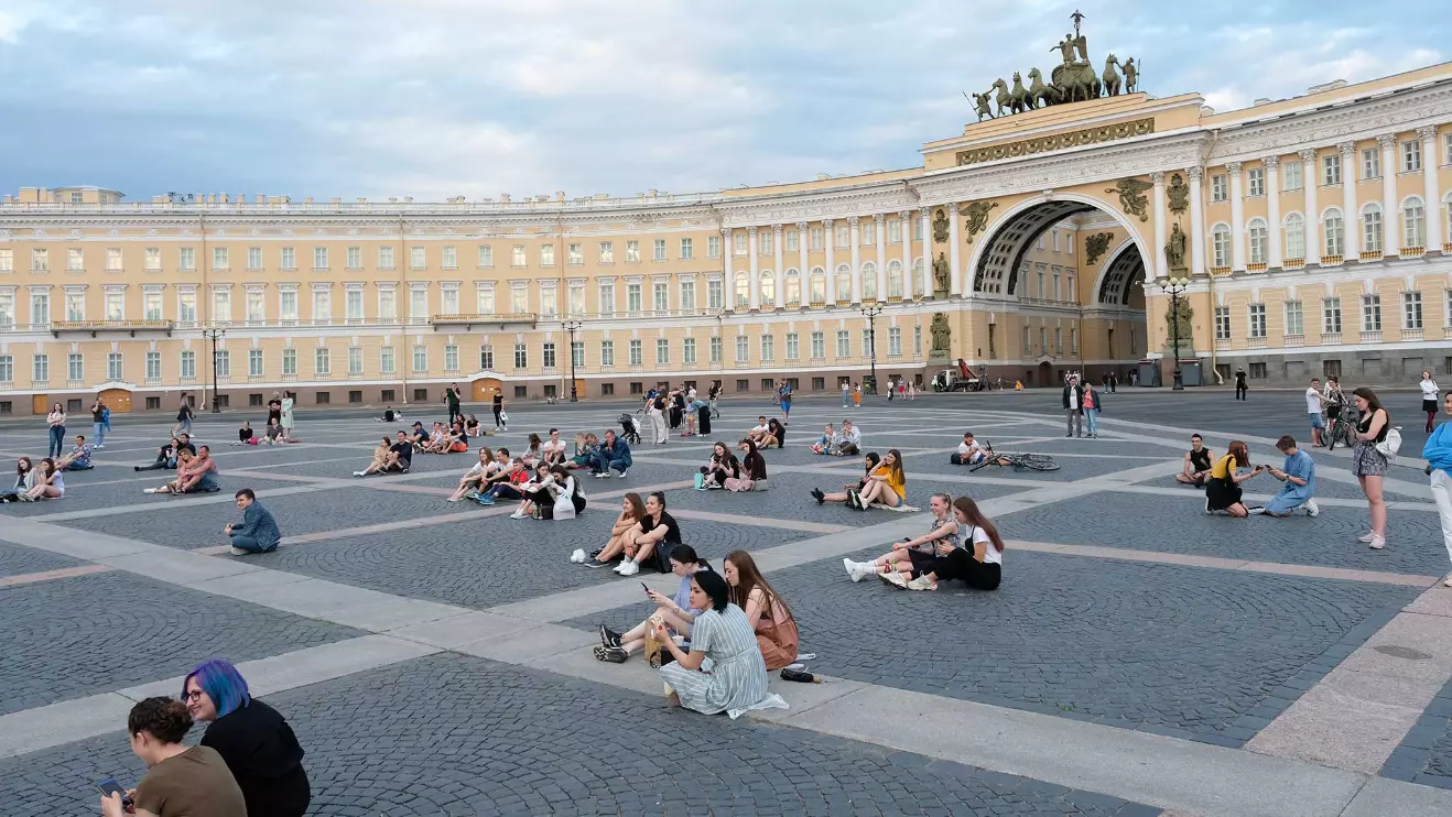 В список самых популярных направлений для ноябрьских выходных вошел Санкт-Петербург