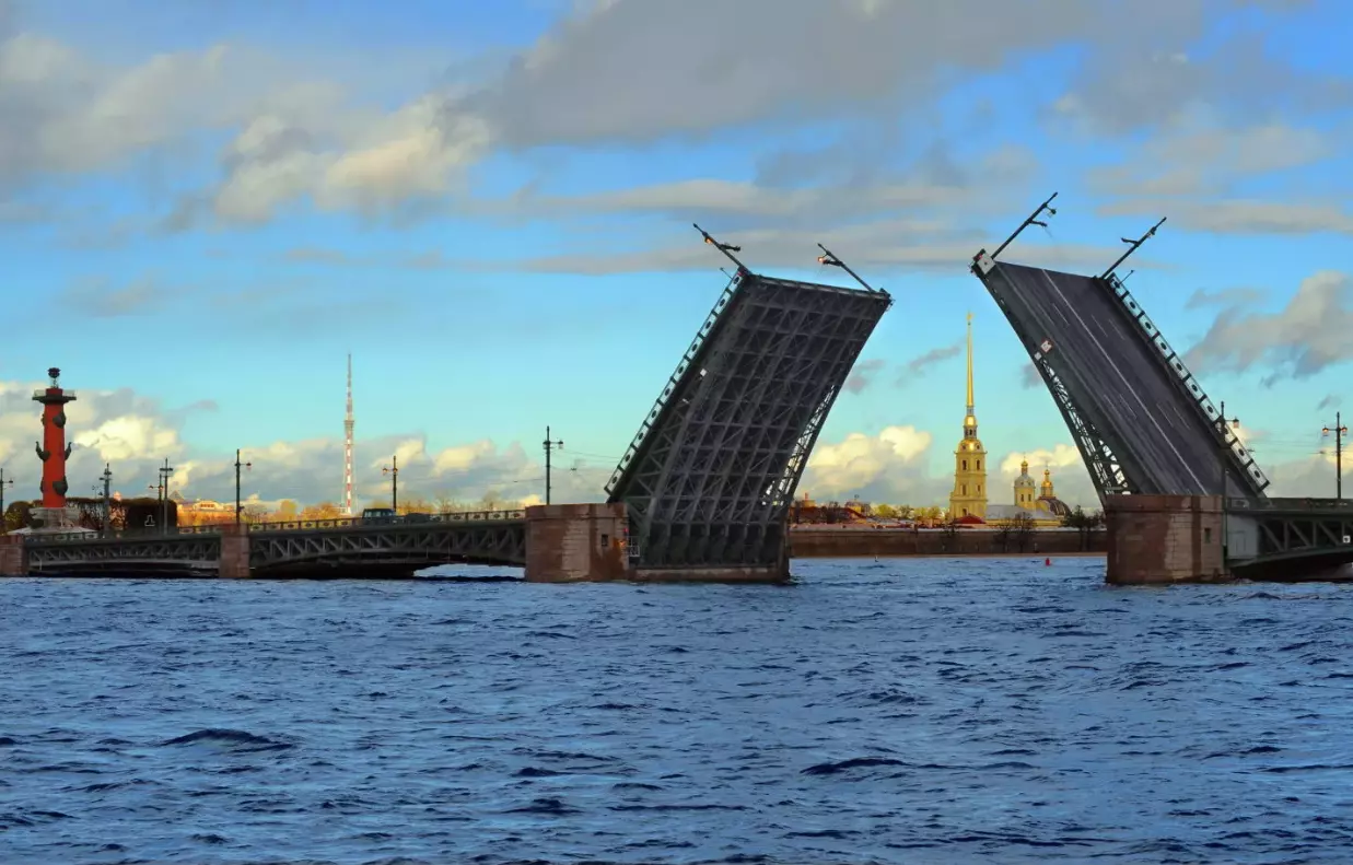 На выставке «Россия» представят уменьшенную копию Дворцового моста