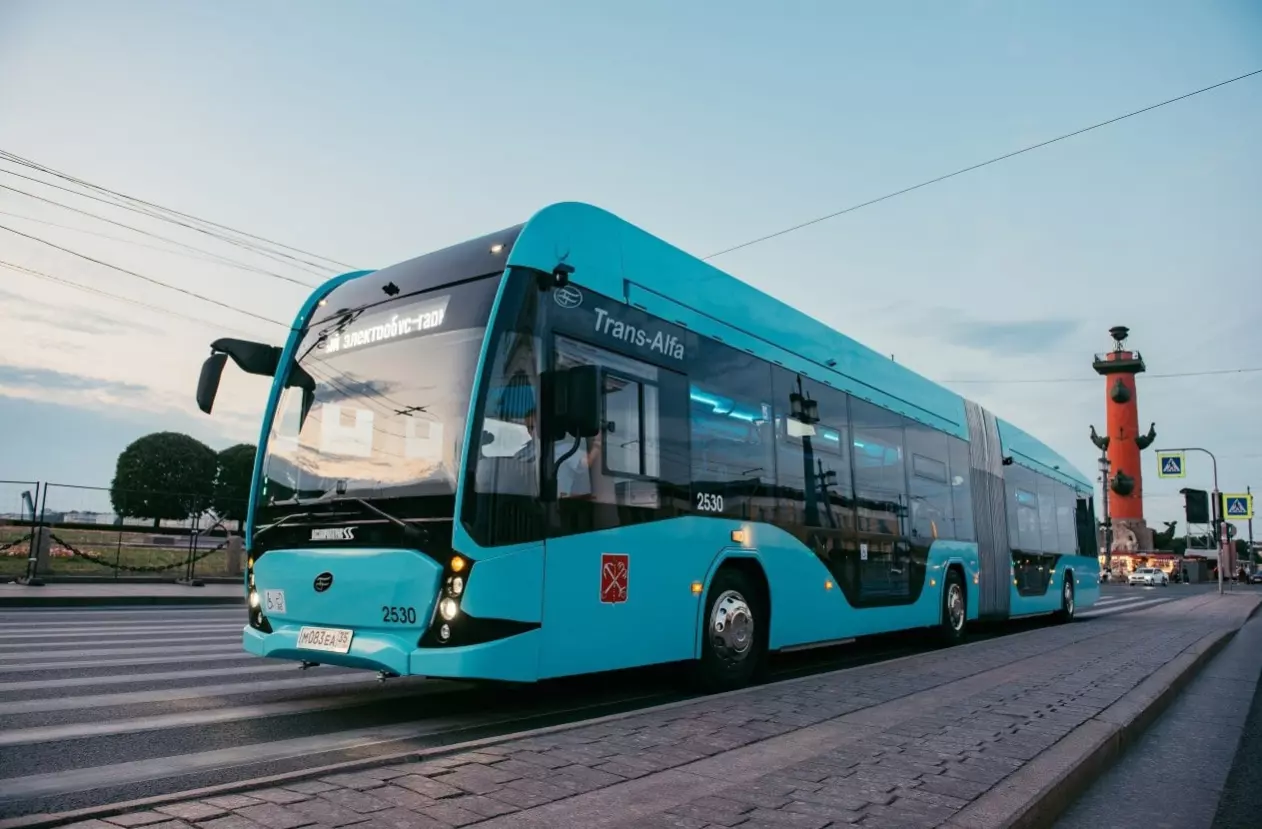 Общественный транспорт Санкт-Петербурга изменит график работы