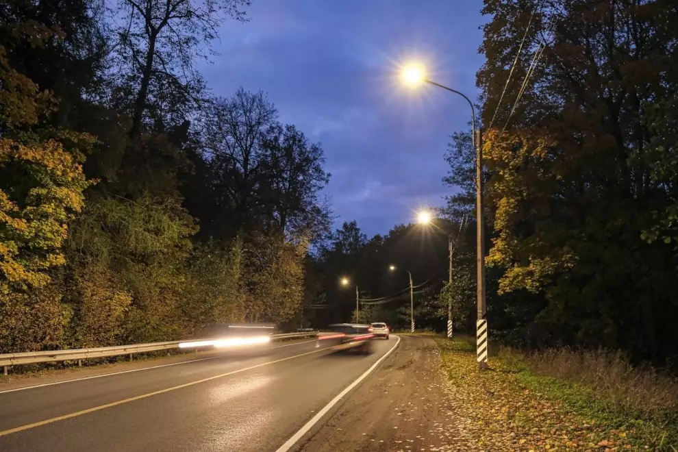 83 фонаря нового поколения появились на Ораниенбаумском шоссе