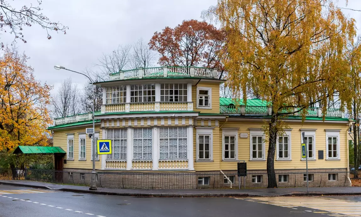 В Царском селе началась реставрация музея-дачи Пушкина