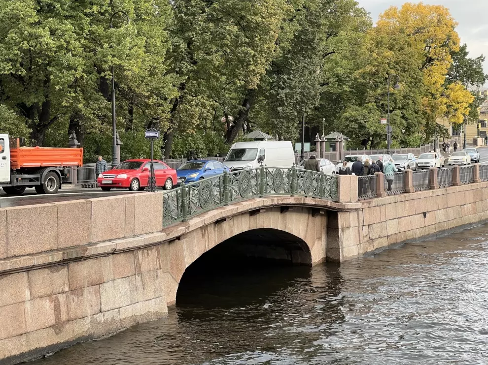 Окончен ремонт Мало-Калинкина и Нижнего Лебяжьего мостов