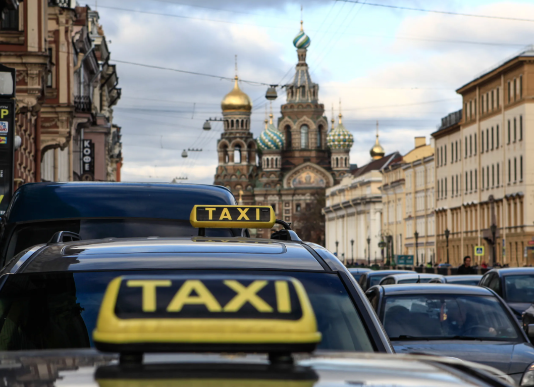 Телефоны такси города санкт петербурга. Такси Санкт-Петербург. Такси СПБ. Таксисты Питера. Таксопарк Санкт-Петербург.