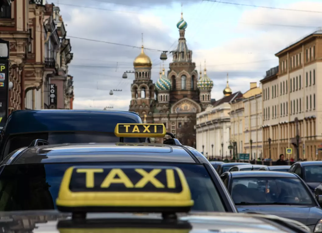 В Санкт-Петербурге Роспотребнадзор запустил горячую линию для пользователей такси и каршеринга