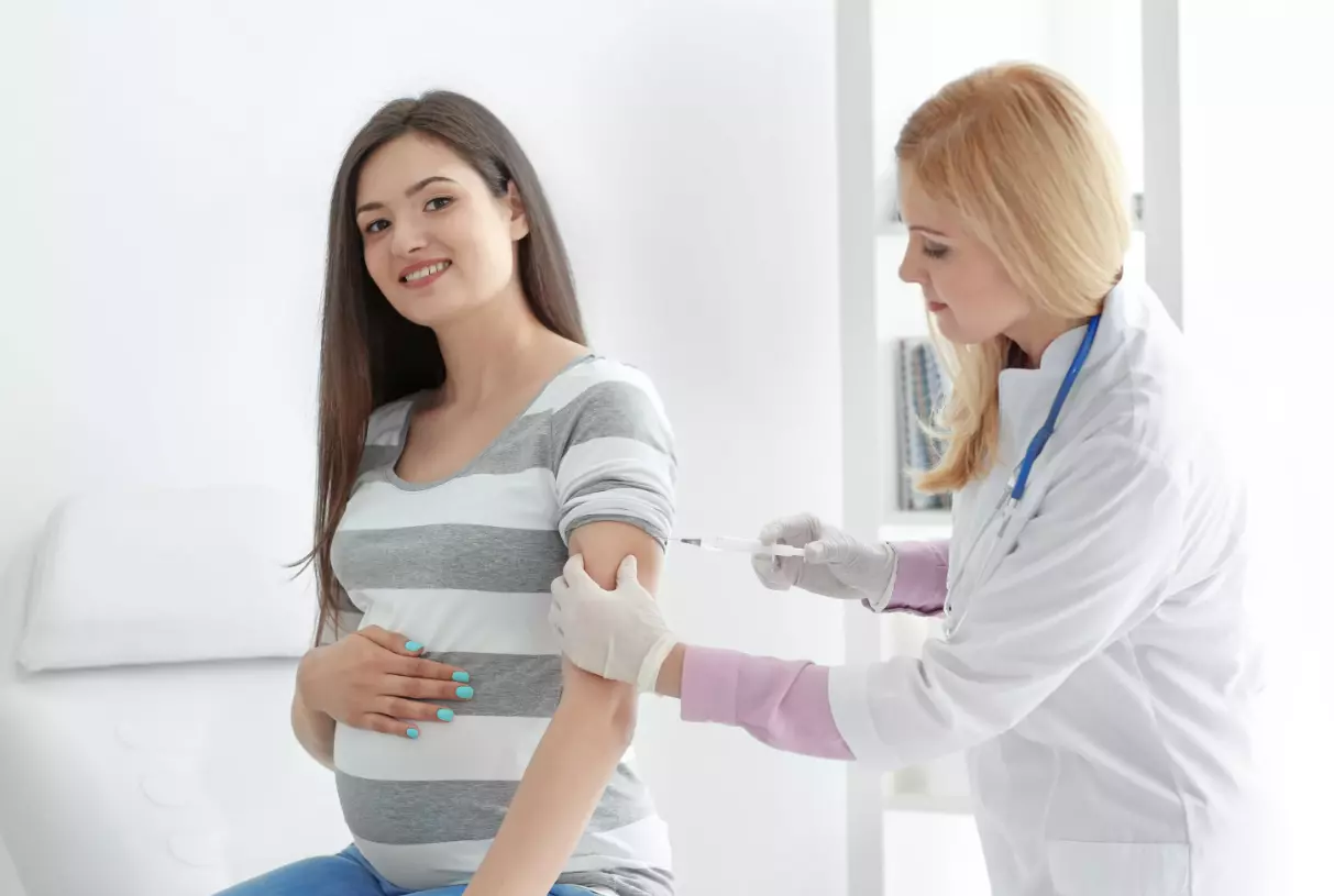 100% беременных петербурженок вакцинировались от гриппа
