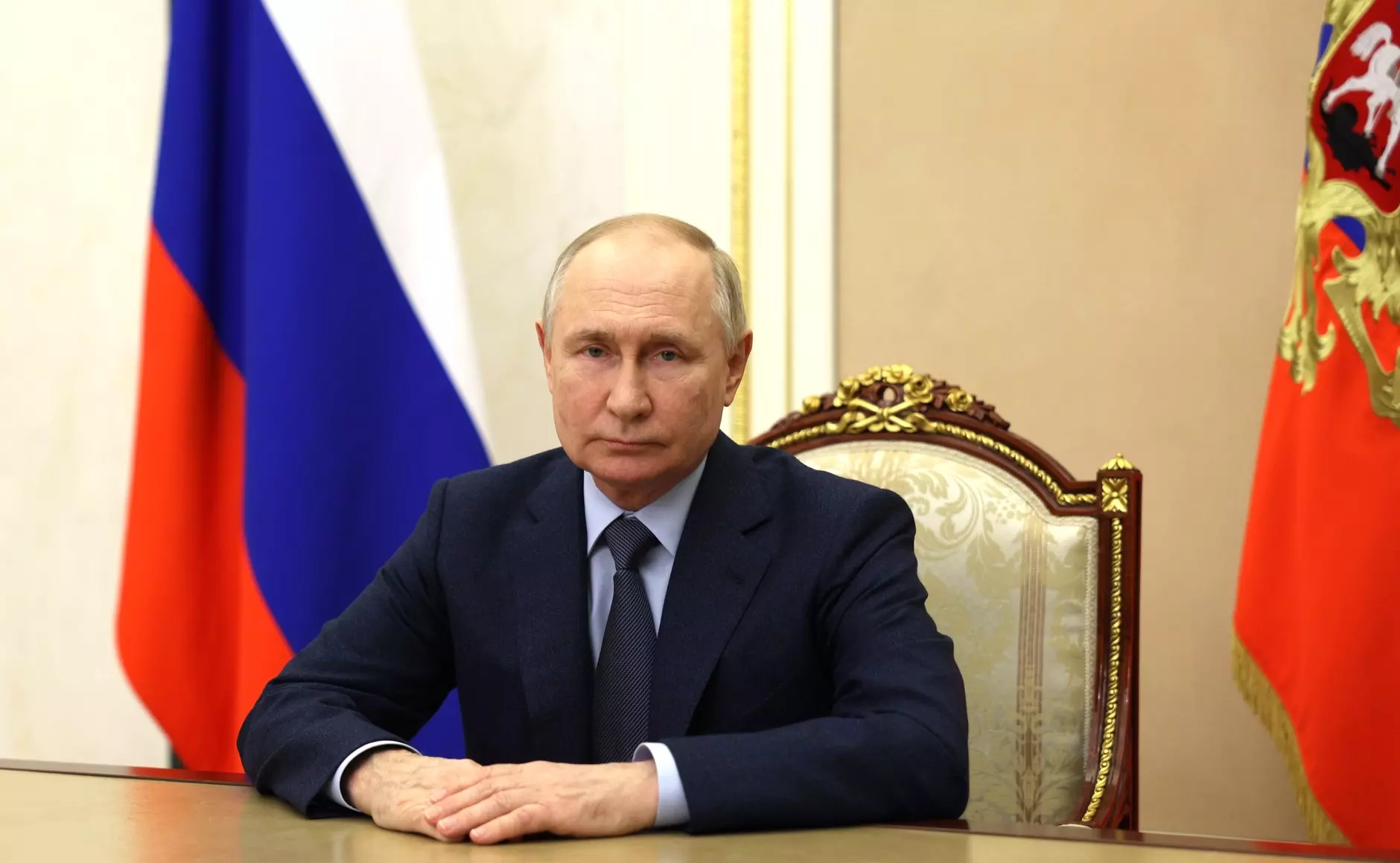Владимир Путин поздравил сотрудников налоговых органов с праздником