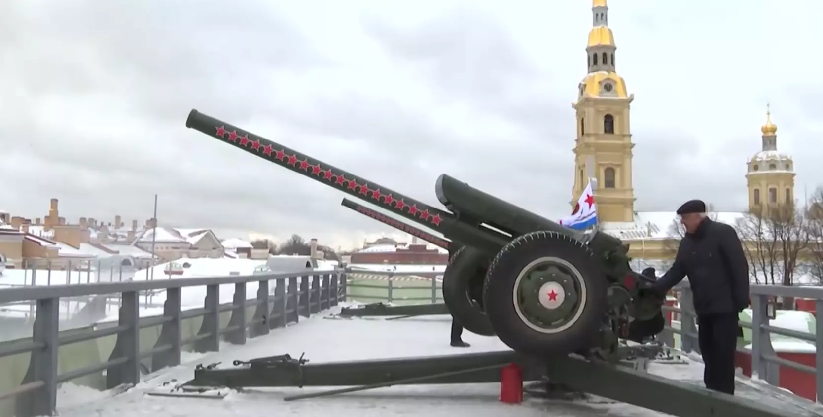 В Санкт-Петербурге полуденный выстрел посвятили Дню морской пехоты