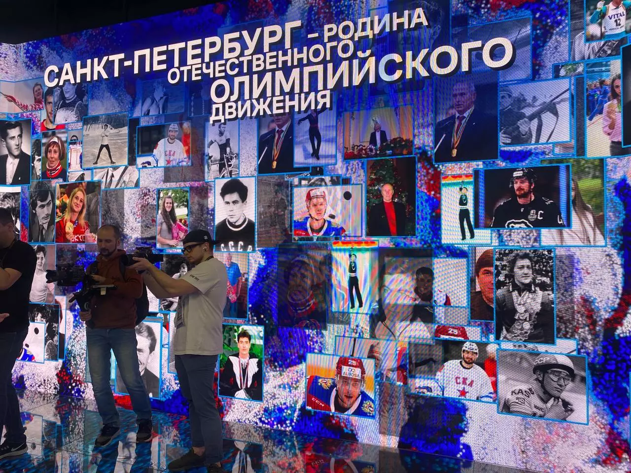 На ВДНХ Санкт-Петербург открыли фотозону