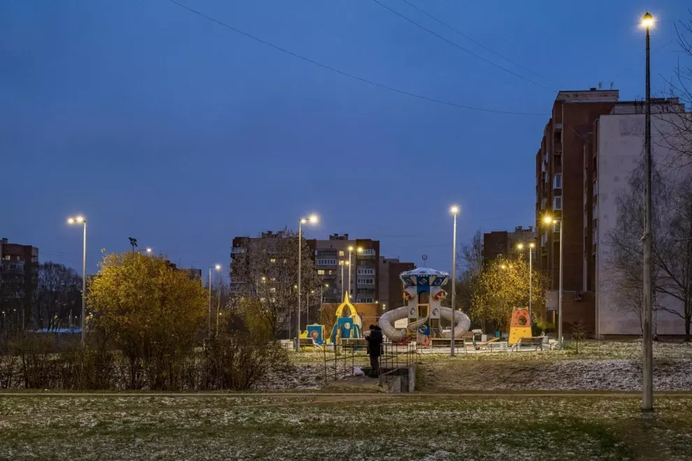 Жилой квартал в Петергофе оснастили светодиодными фонарями