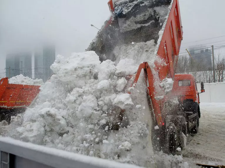 Более 330 тысяч кубических метров снега приняли снегоприёмные пункты 