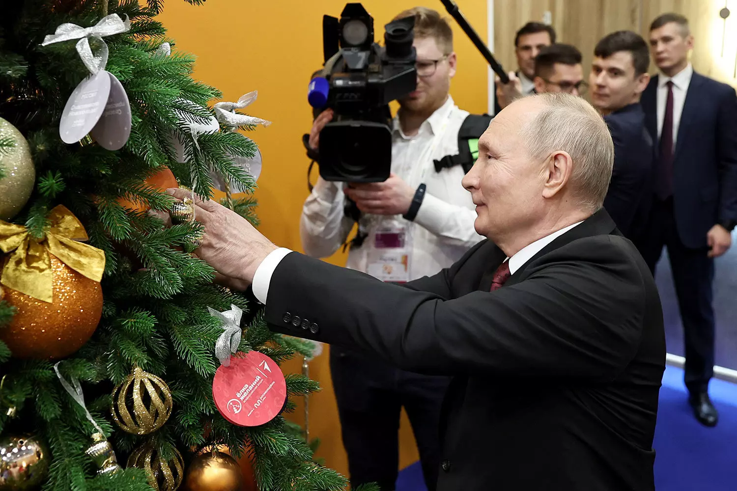 Владимир Путин исполнит мечты детей с «Ёлки желаний»