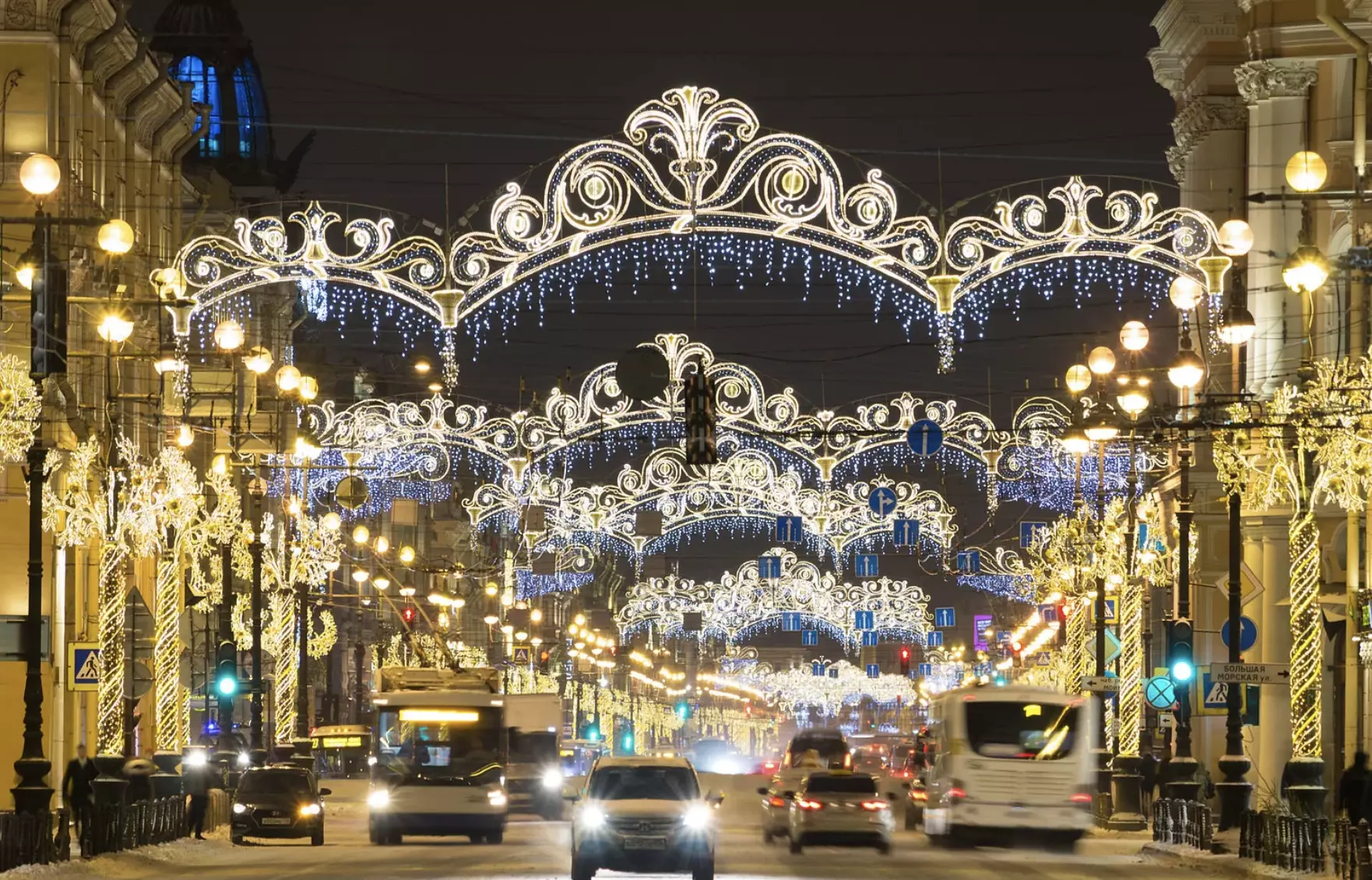 Новогодние украшения спб. Невский проспект Санкт-Петербург. Невский проспект Санкт-Петербург зимой. Питер Невский НГ 2021. Невский проспект Санкт-Петербург зимой 2022.