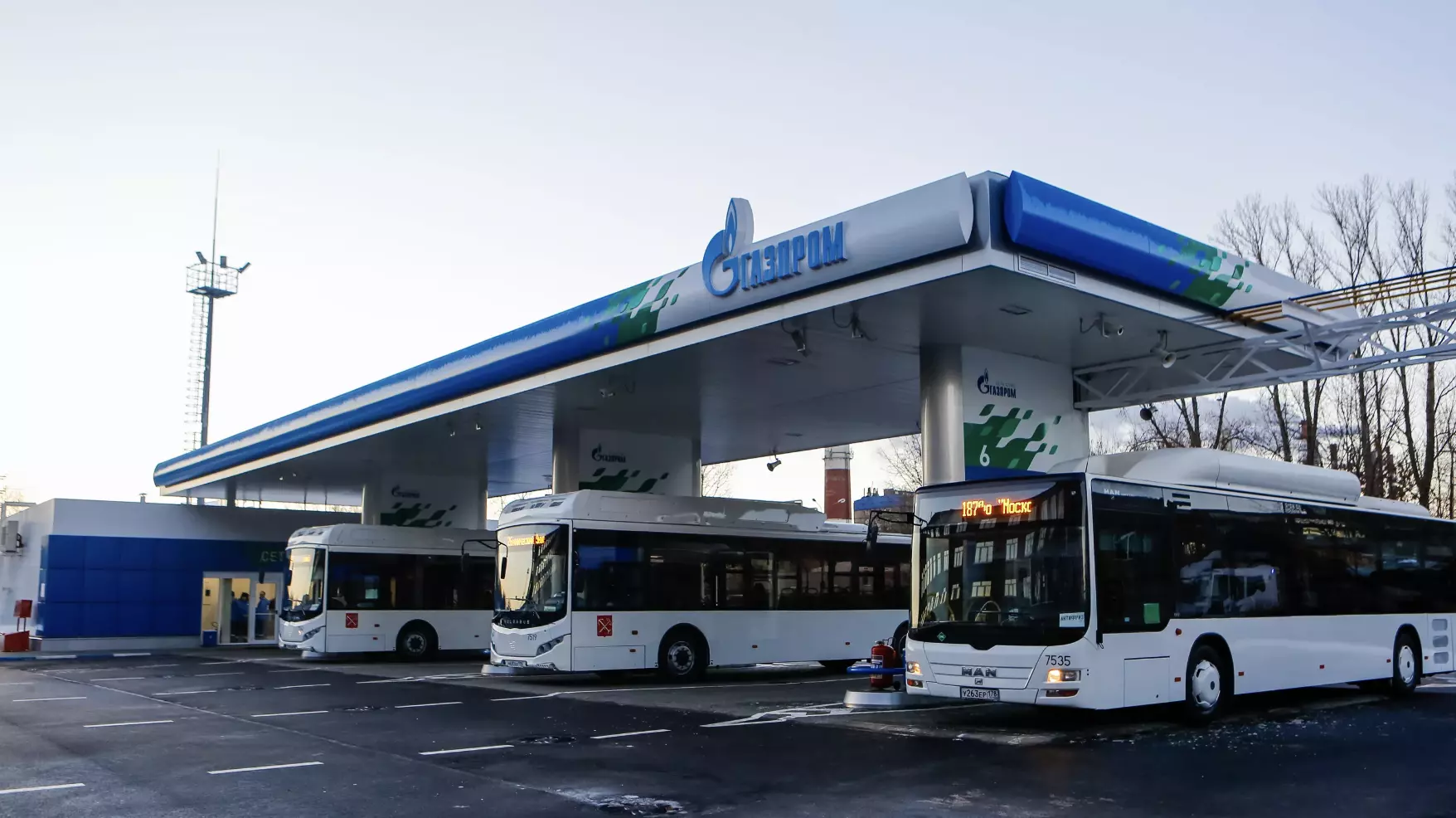 Три четверти петербургских автобусов переведены на газовое топливо