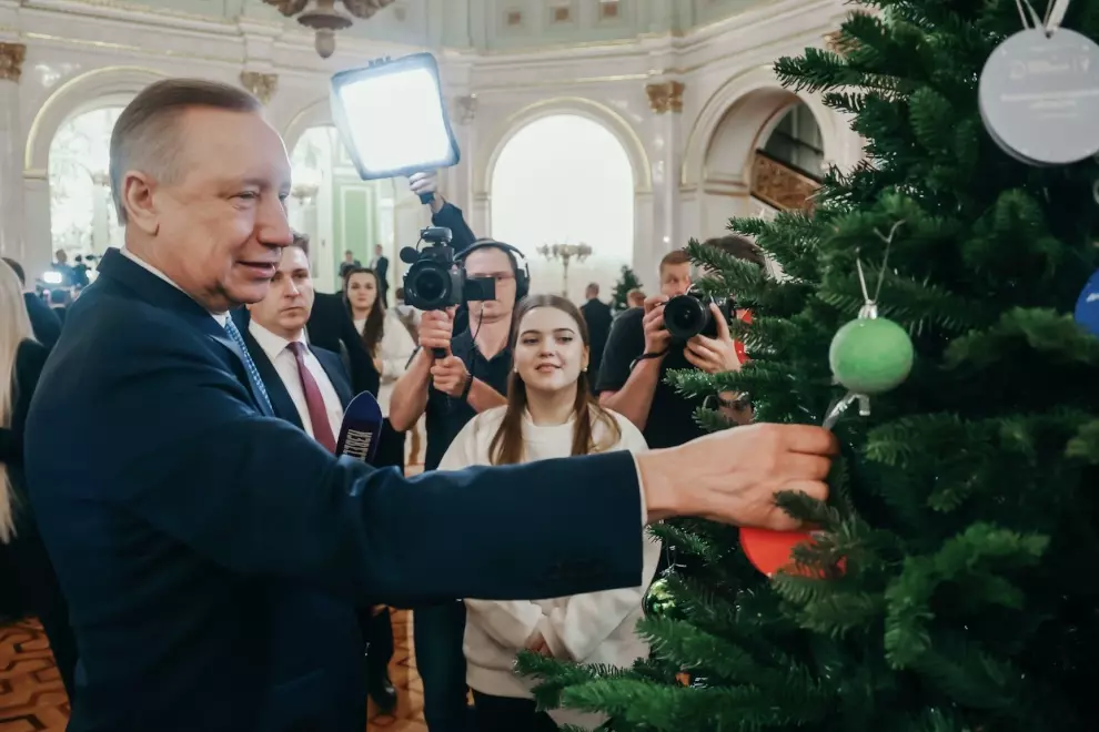 Александр Беглов воплотит новогодние мечты участников «Елка желаний»