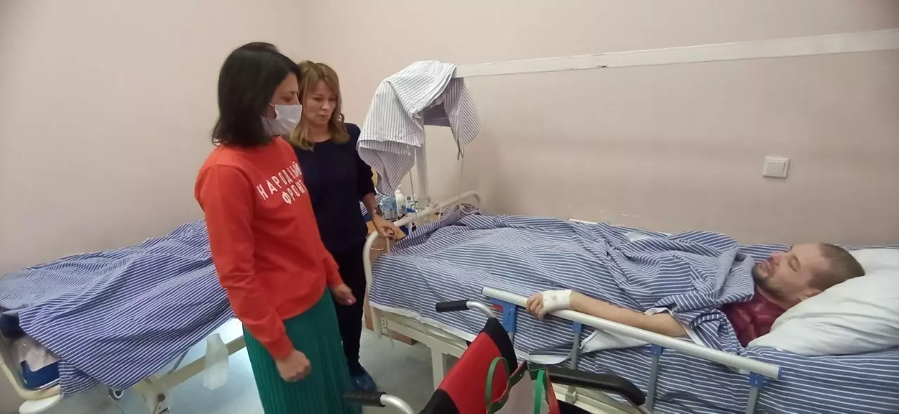 Народный фронт обеспечил петербургские госпитали колясками для восстановления бойцов СВО