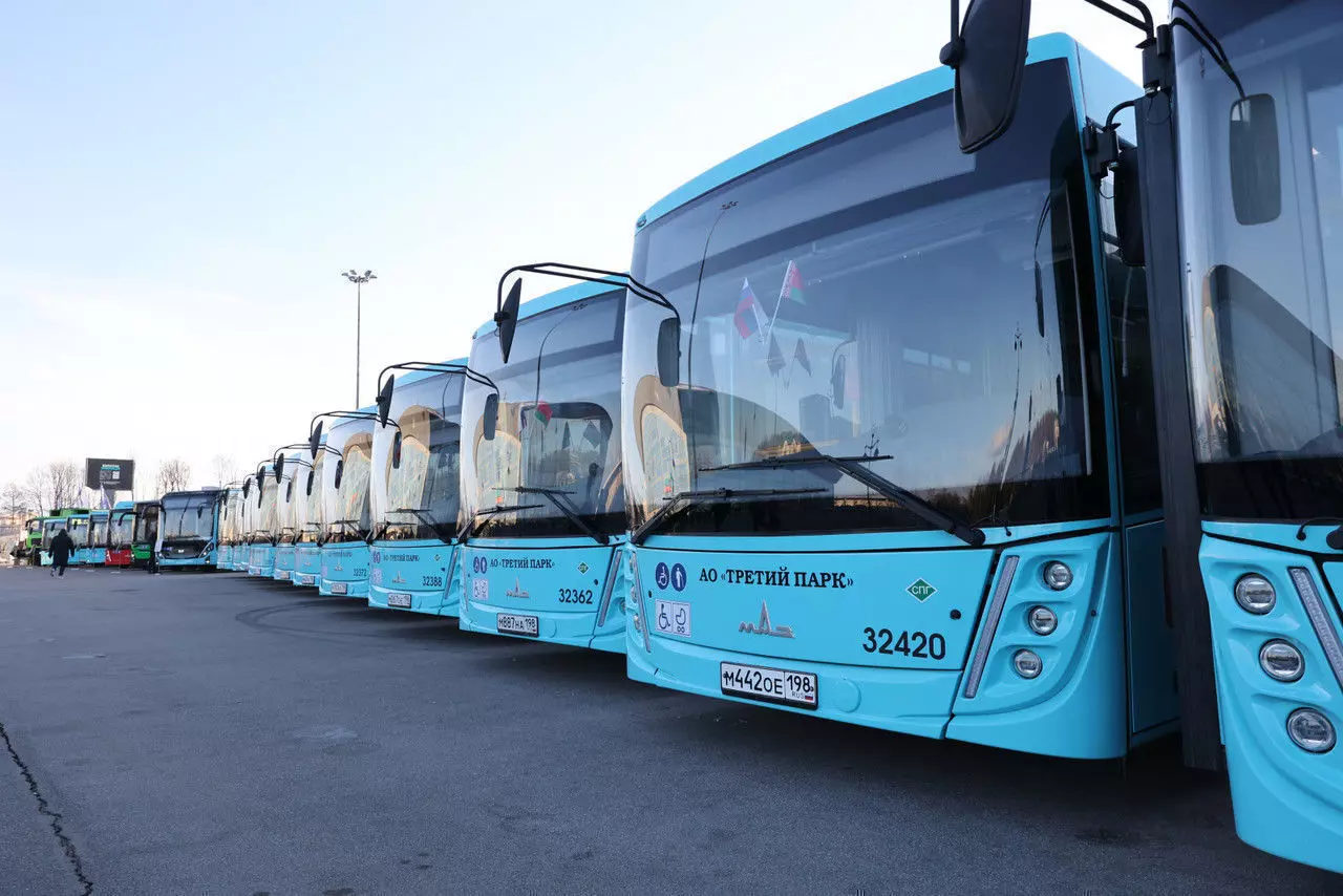 Петербург получит 523 новых автобуса и около 100 электробусов