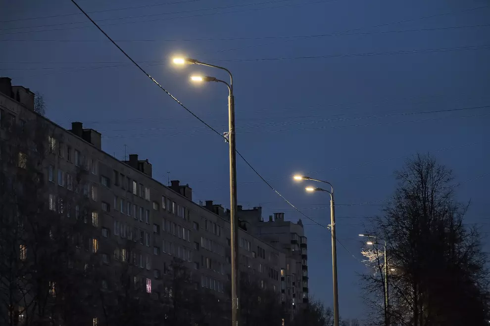 На улице Подвойского установили 226 новых фонарей