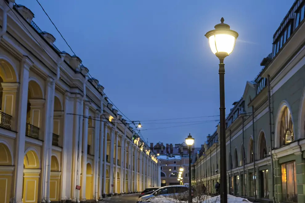 Улицы в центре города осветили современные энергосберегающие фонари