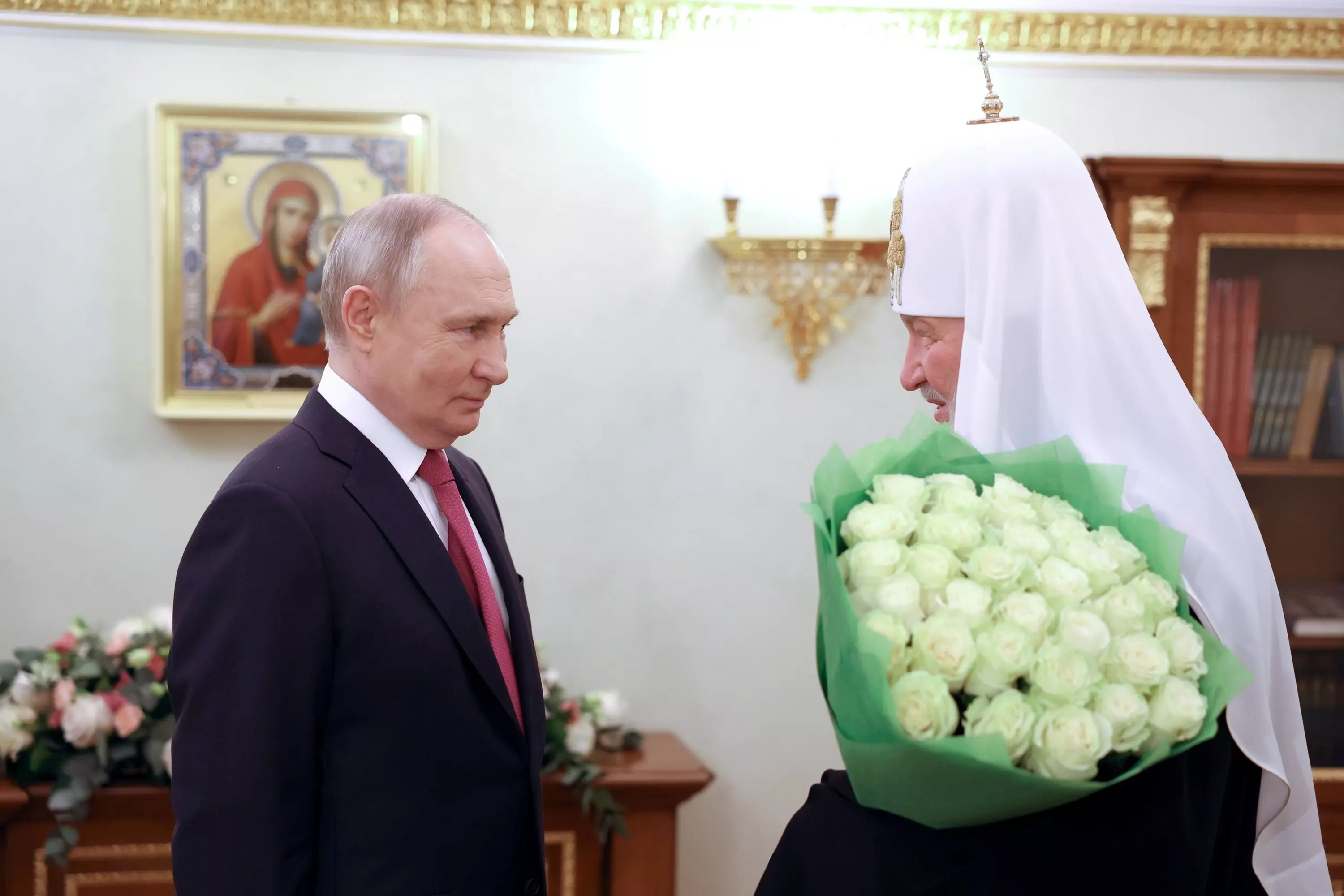 Владимир Путин поздравил Патриарха Кирилла с пятнадцатой годовщиной интронизации