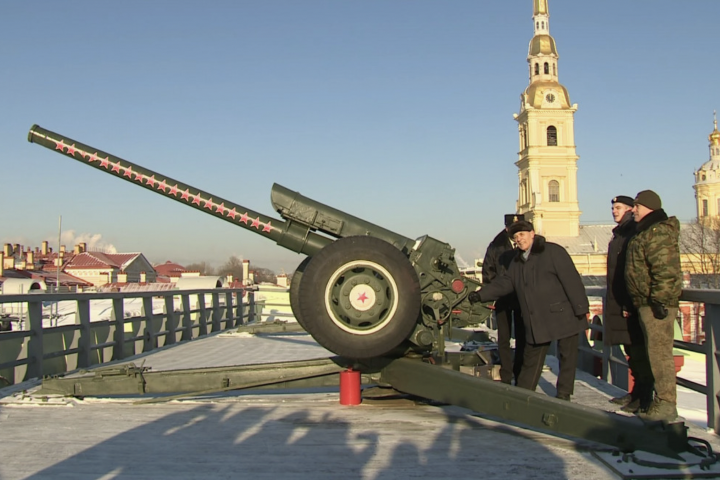 300-летию СПбГУ посвятили полуденный выстрел пушки Петропавл - 8 февраля  2024 - Петербург Онлайн