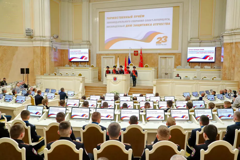 Губернатор города поздравил с Днём защитника Отечества петербургских кадетов, курсантов и ветеранов Вооружённых сил