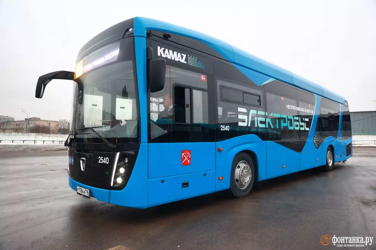 Новейший электробус испытывают в Петербурге
